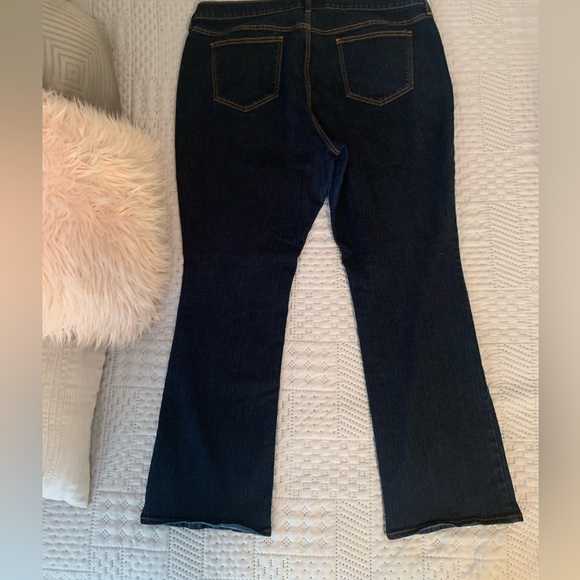 Old Navy- The Sweetheart Jean - Picture 3 of 6